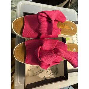 Bernie Mev Venti Freesia Wedge Sandals Pink Fuchsia Size 5.5 New